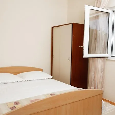 Poscer Apartman *